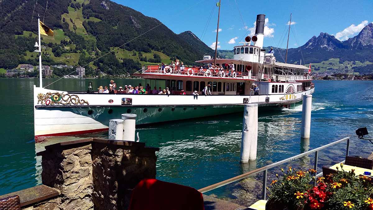 "Ein bisschen Frieden" am 1. August... yvette estermann frieden